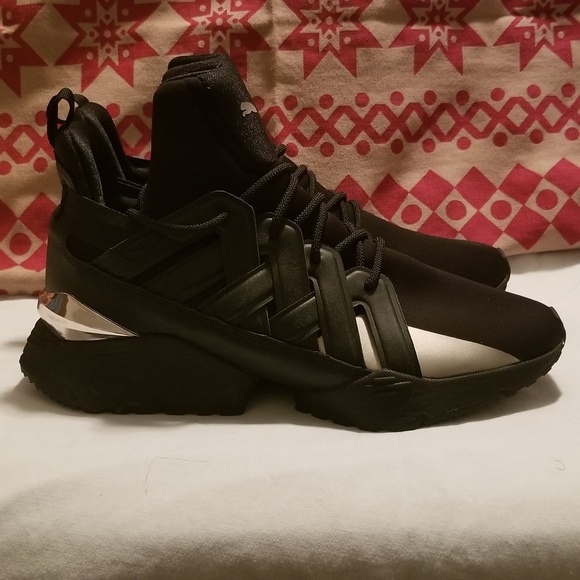 Puma - Picture 3 of 7